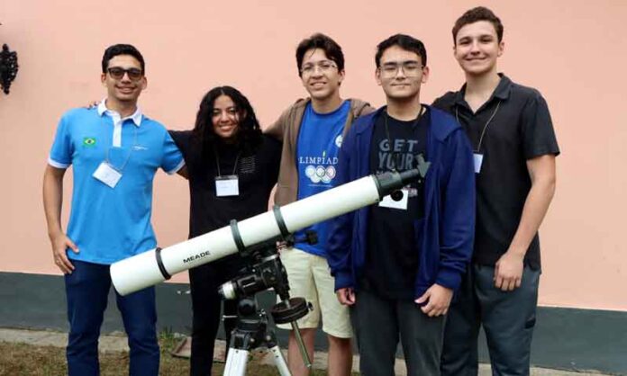 Cinco-estudantes-representam-o-Brasil-na-Olimpíada-Internacional-de-Astronomia-e-Astrofísica-no-Vietnã