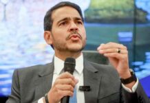 AGU recorre a Fachin para tentar derrubar afastamento do chefe da Polícia Federal