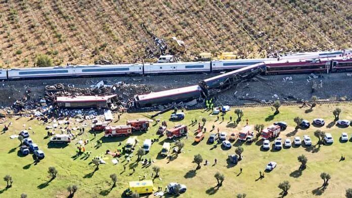 Acidente-ferroviário-na-Espanha-termina-em-tragédia-e-deixa-famílias-à-espera-de-notícias