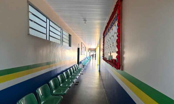 Comunidade-arrecada-dinheiro-para-custear-reforma-e-materiais-de-escolas-estaduais-em-Urucará