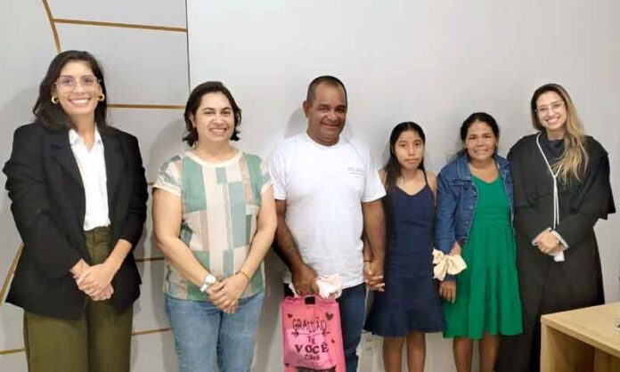 Defensoria-Pública-do-Amazonas-garante-adoção-de-adolescente-durante-audiência-em-Tonantins