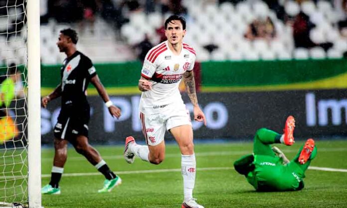 Flamengo-goleia-o-Vasco-com-show-de-Pedro-e-Lino-no-Nilton-Santos