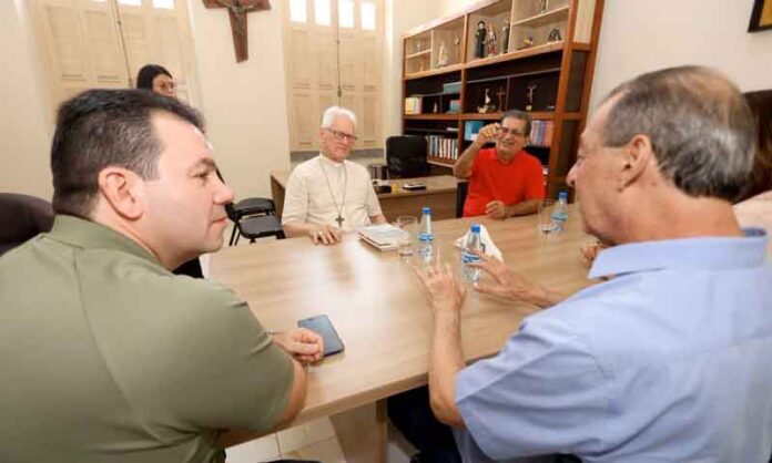 Omar-visita-cardeal-Leonardo-Steiner