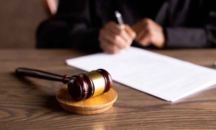 Um-herdeiro-pode-vender-um-precatório-martelo-da-justiça