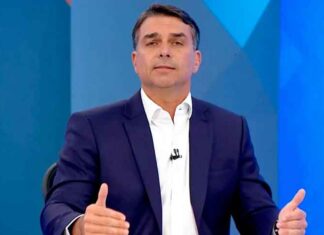 Flávio muda o tom no debate com Lula e tenta conquistar eleitores indecisos